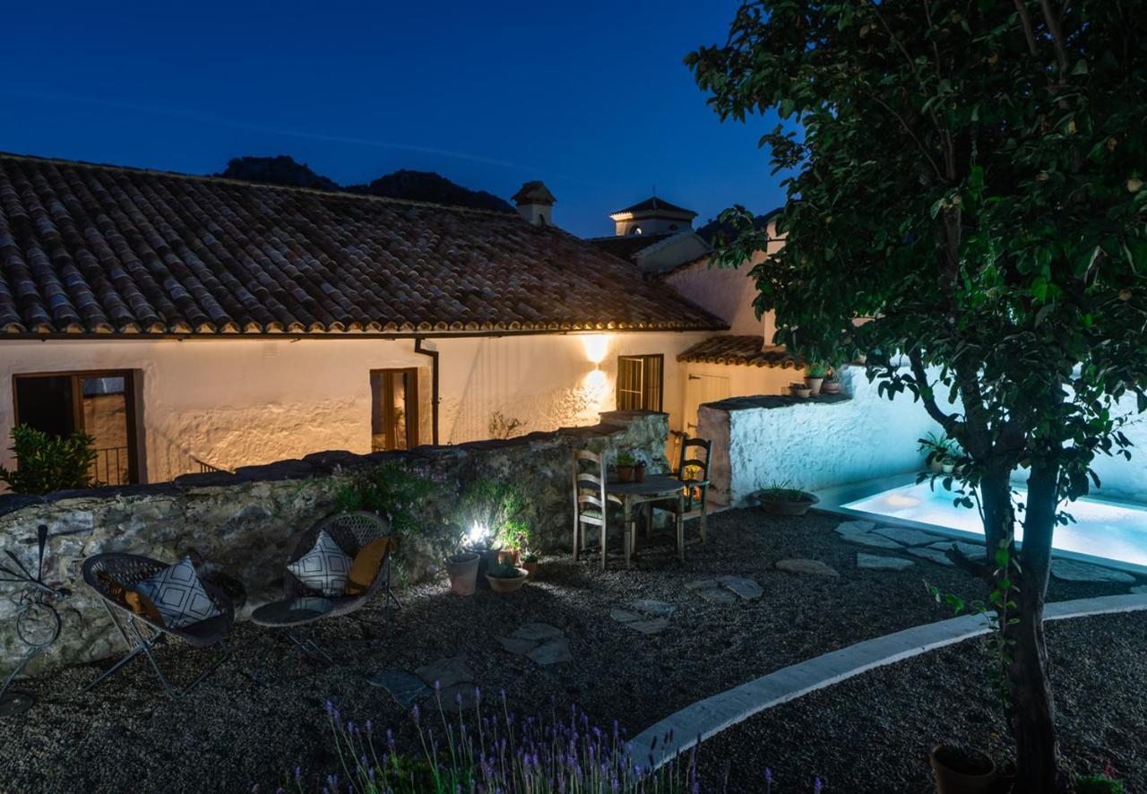Casa De Los Cuadros Villaluenga Del Rosario Bagian luar foto